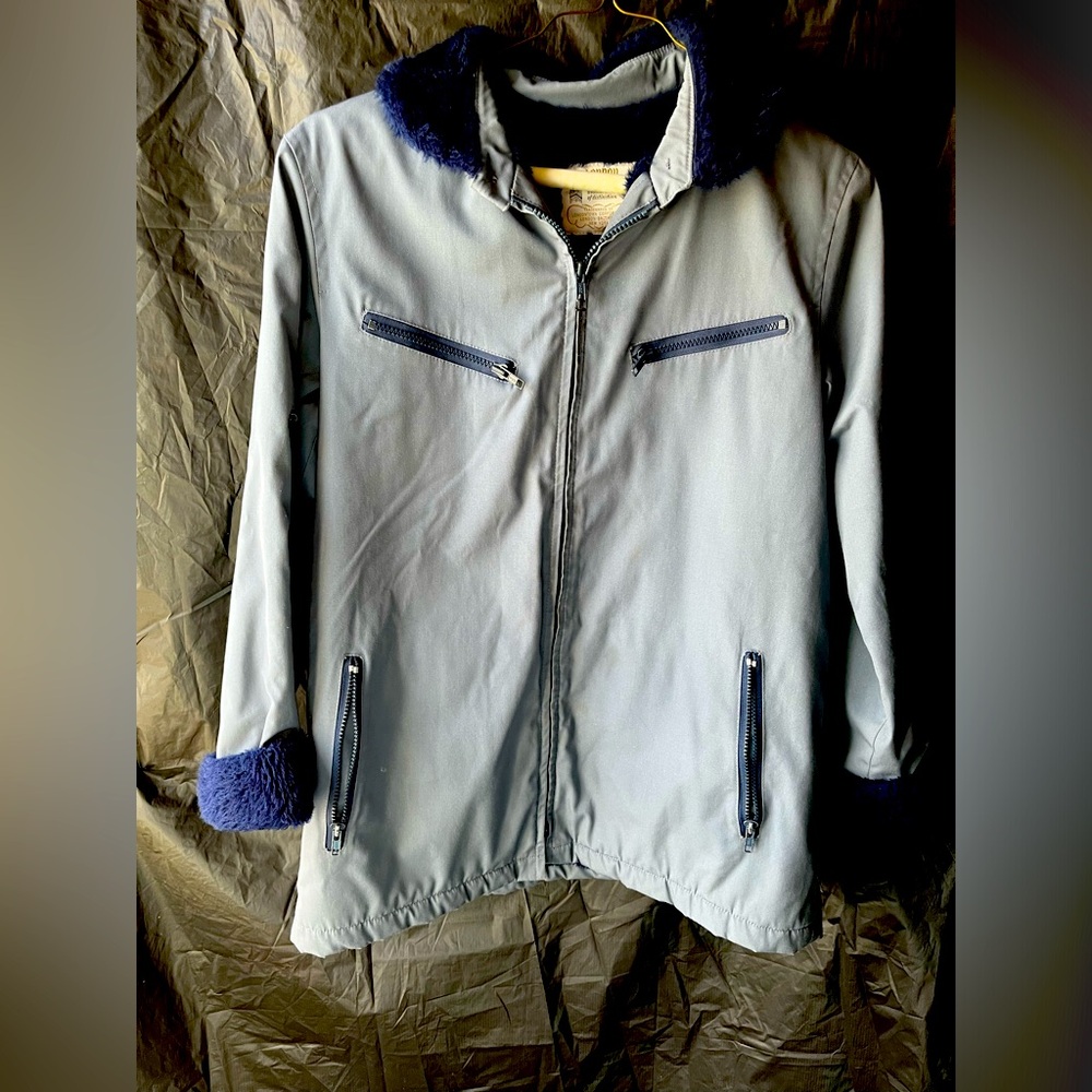 Vintage London Fog Sherpa lined jacket blue. Size 11/12